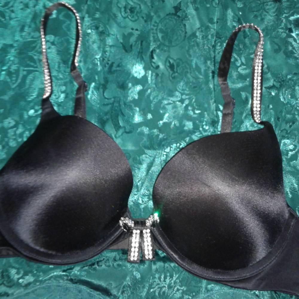 Victoria's Secret Very Sexy Push Up Bra 34B